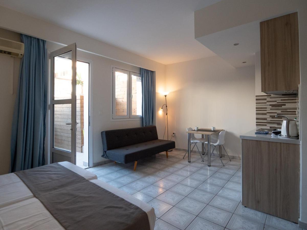 Aristo Apts 헐소니소스 외부 사진