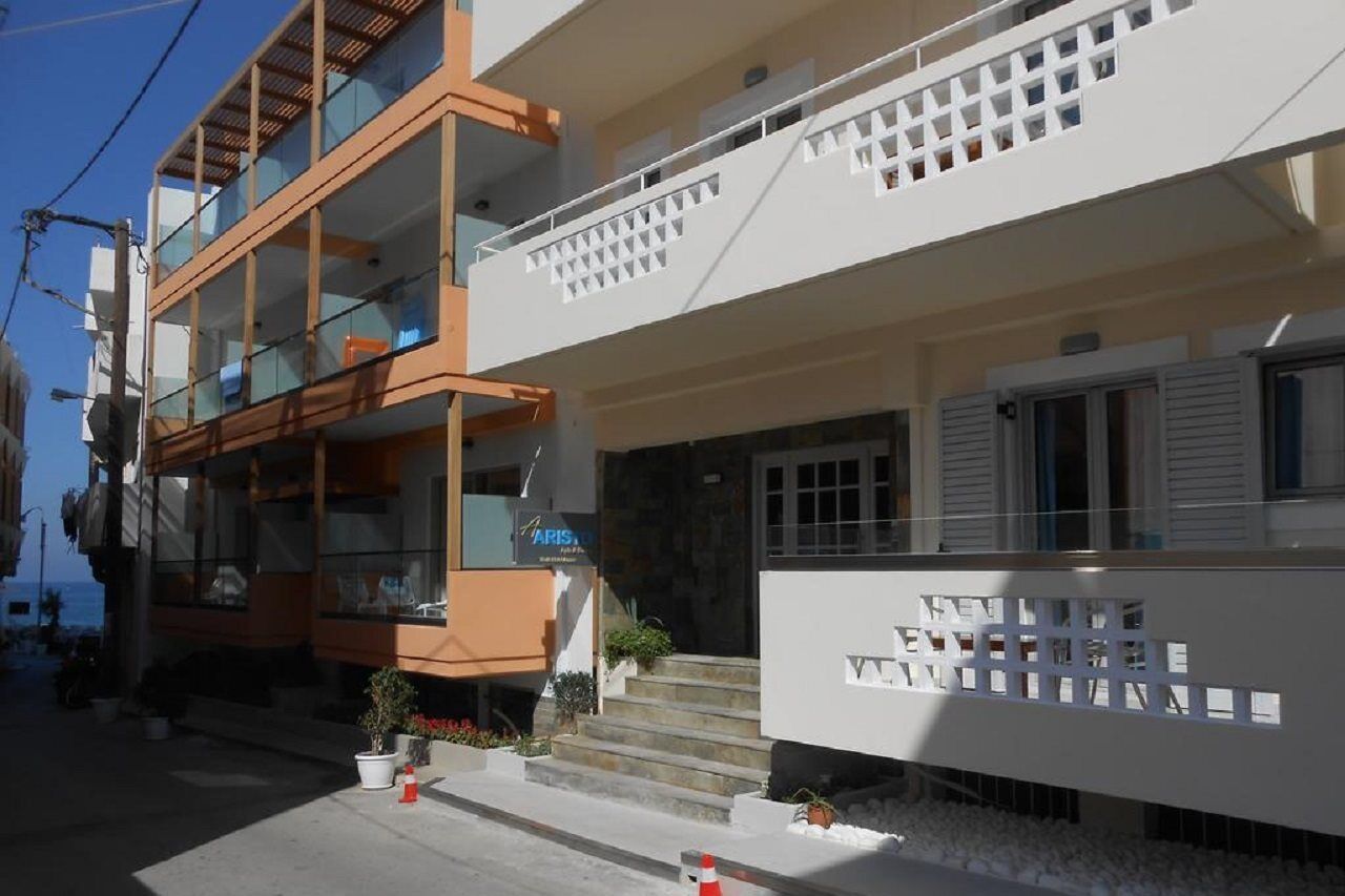 Aristo Apts 헐소니소스 외부 사진